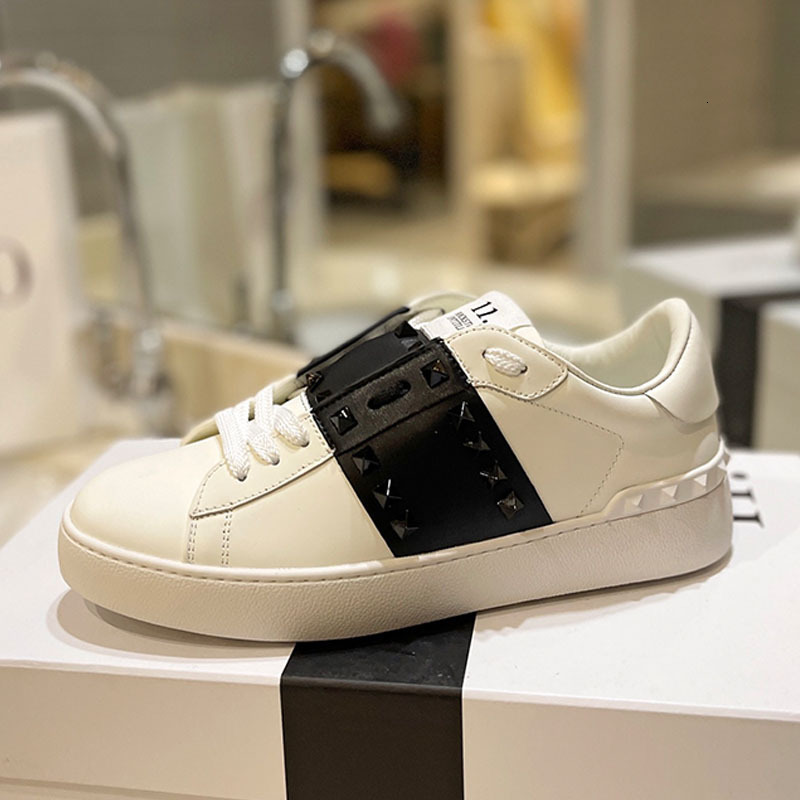 Valentine Shoe Deisgner V Sneaker Vintage Casual Sports Rivet White Shoes Genuine Leather Fashion Women Men Trendy Couple Classic Casual Designer Rivet Shoe D4a