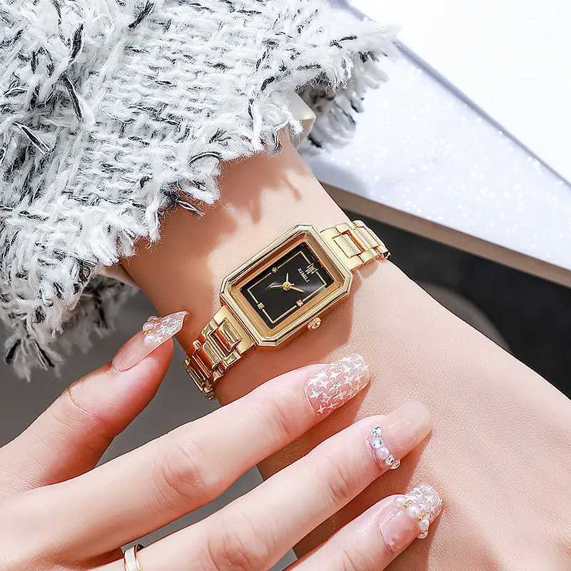 MAYZHISU Womens Watch Luxury Alloy Strap Womens Quartz Watch Fashion Womens Square Watch Simple Womens Folding WatchT250408
