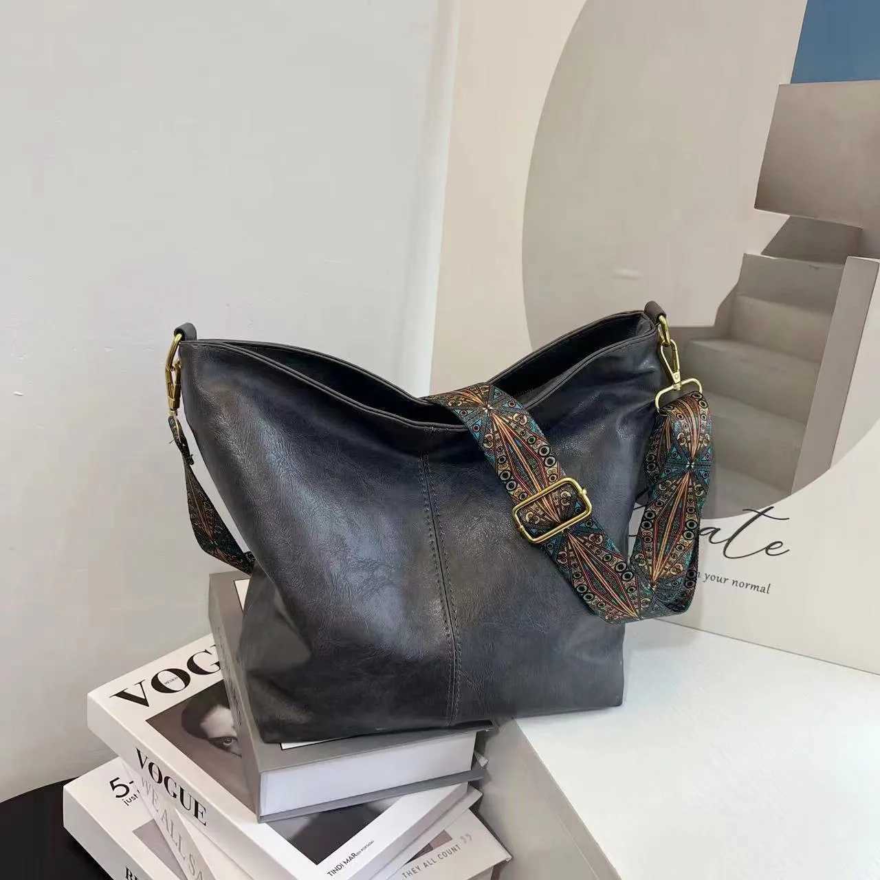 New Arrival Solid color PU leather womens fAshionable shoulder strap sling bag simple wide shoulder strap bucket cross shaped body bag T250407
