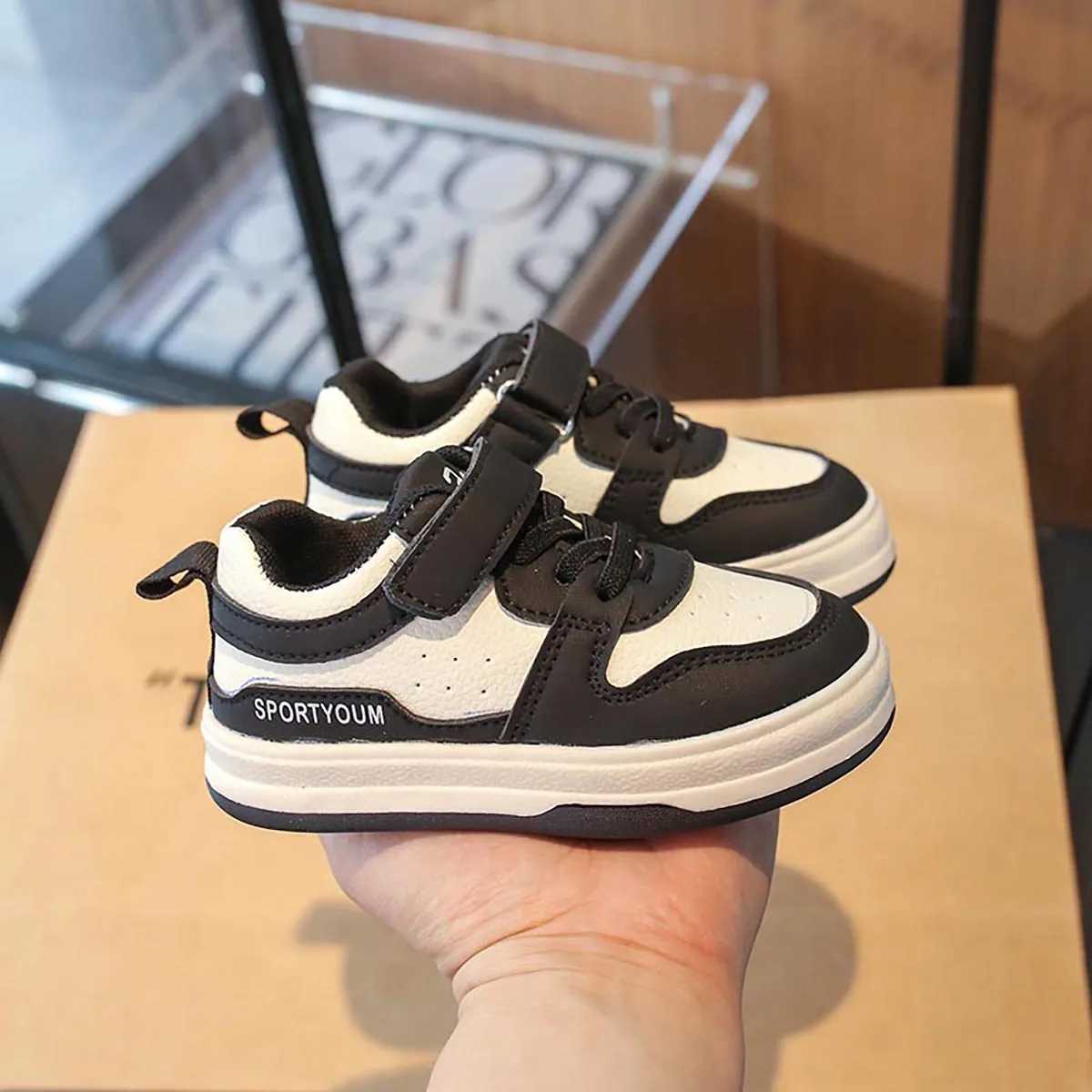 Running shoes childrens casual shoes four seasons 2025 childrens sports shoes fashionable sports shoes childrens casual walking shoes for young childr