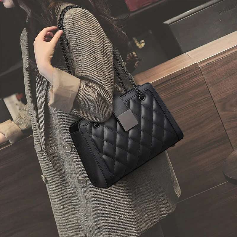 New High-End Fashion Crossbody Chain Versatile Single Shoulder Armpit Bag Women's 100% Genuine Leather