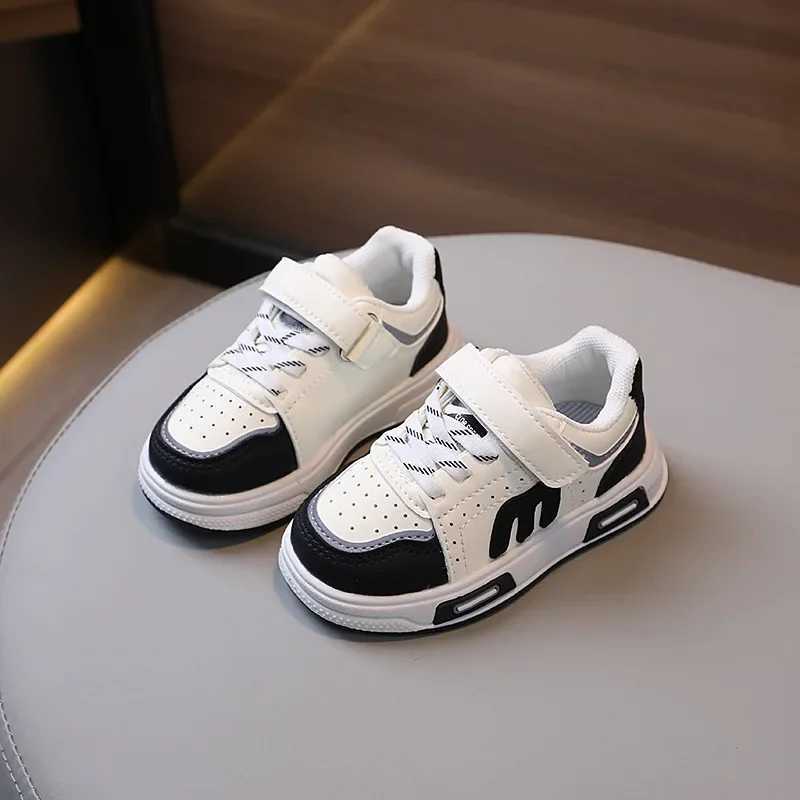 2024 Autumn New Childrens Sports Shoes 1-6 Year Old Womens Baby Shoes Mens Casual Board Shoes Soft soled Childrens Shoes W250407