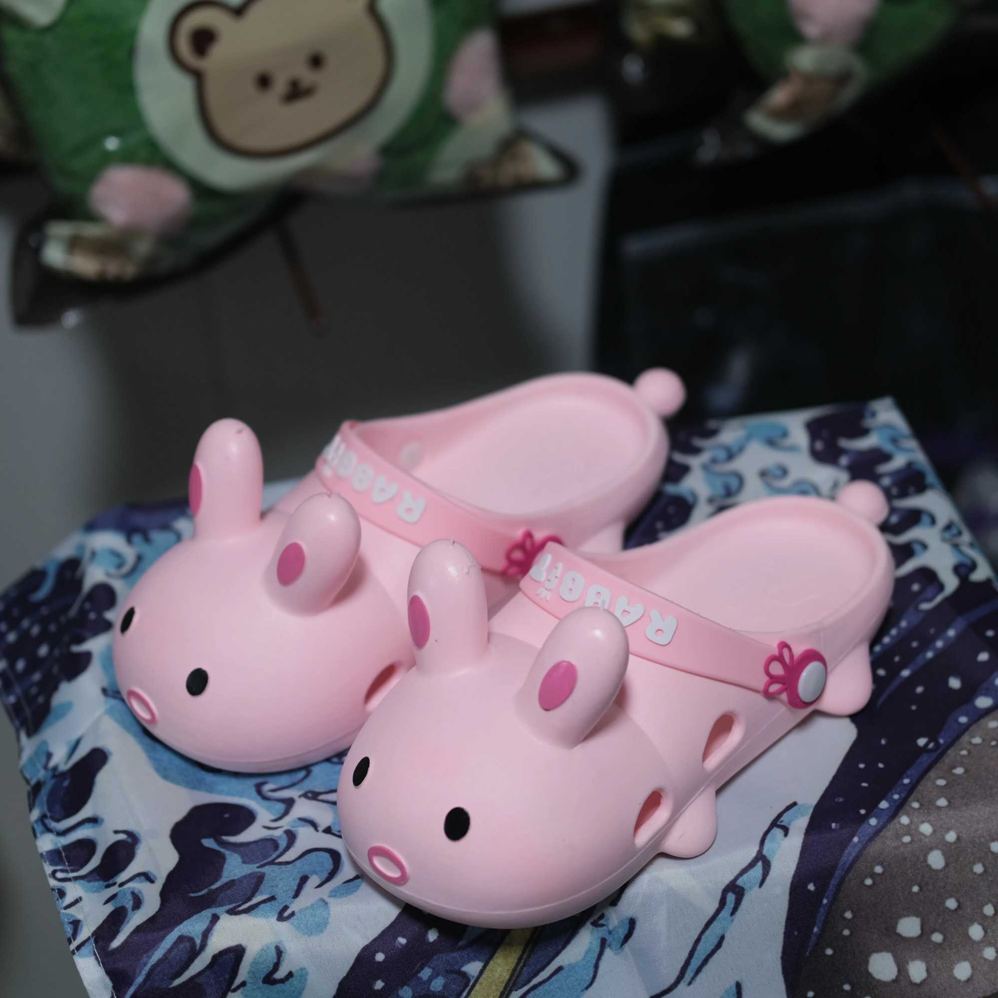 New Arrival WHOLL Summer Womens Slippers Cute Cartoon Rabbit Hole Sandals Female Students Wear Non slip Girls Sandals T250407
