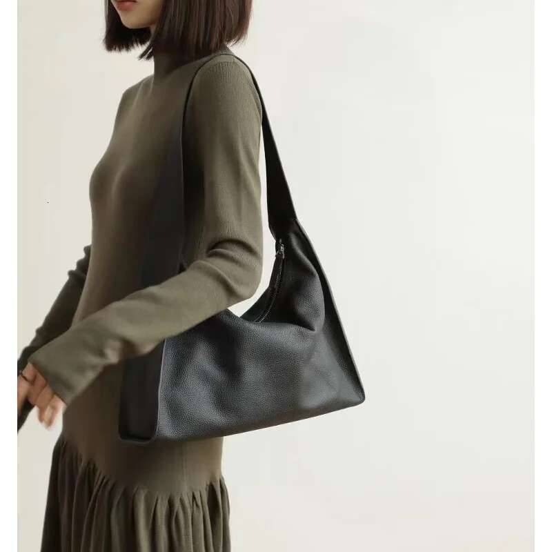 Head Layer Cowhide Tote Large Capacity Women's 2024 New Leather Shoulder Extremely Simple Style Commuting Bag