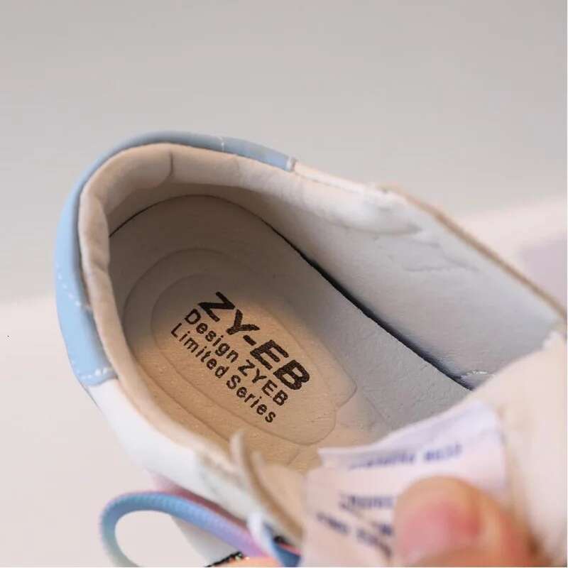 2025 new spring style fashionable and comfortable designer men's and women's non slip casual sports shoes 21-37 trendy casual shoes1