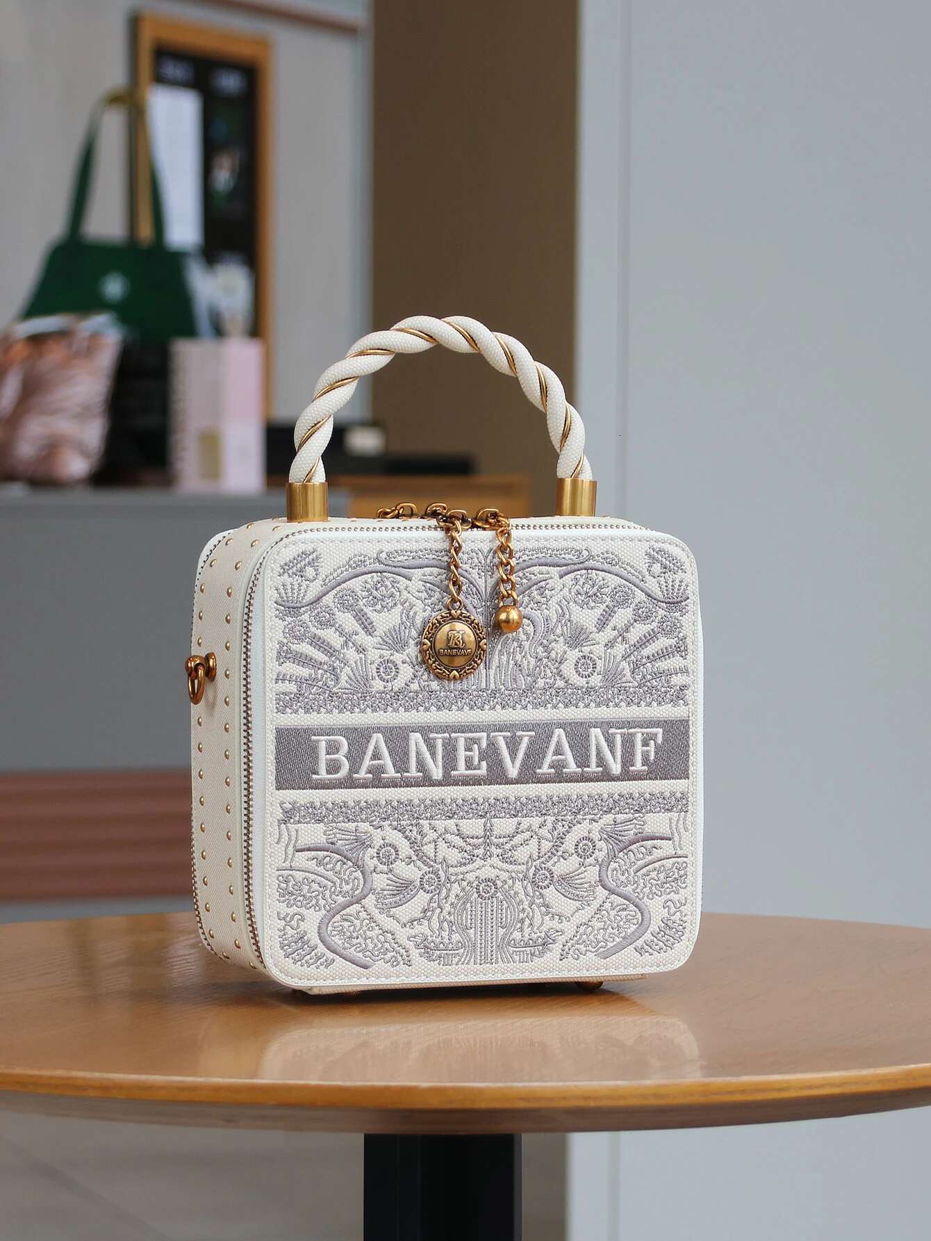 New Chinese Embroidery Box, Small Square Bag, 2025, New Fashion High Sense, Popular Handbag, One-Shoulder Diagonal Fema
