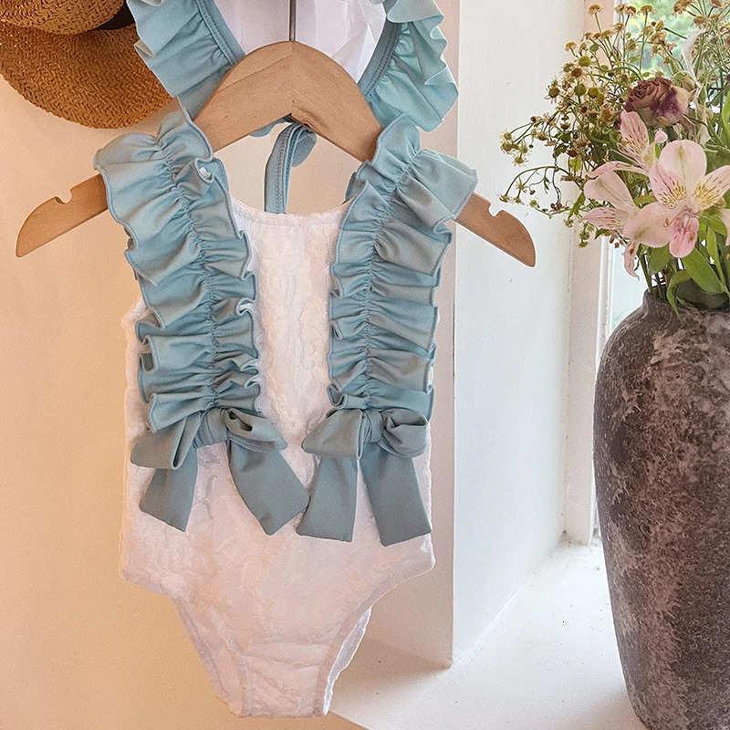 Girls short-sleeved one-piece swimsuit and swimming cap set with two-tone lace 250407