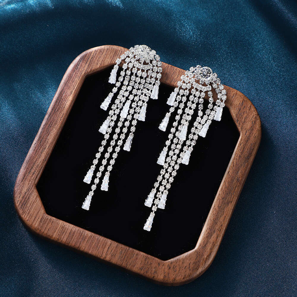 Hot selg tassel with temperament, NEW long bow elegant full dia earrings, heart-shaped earrings