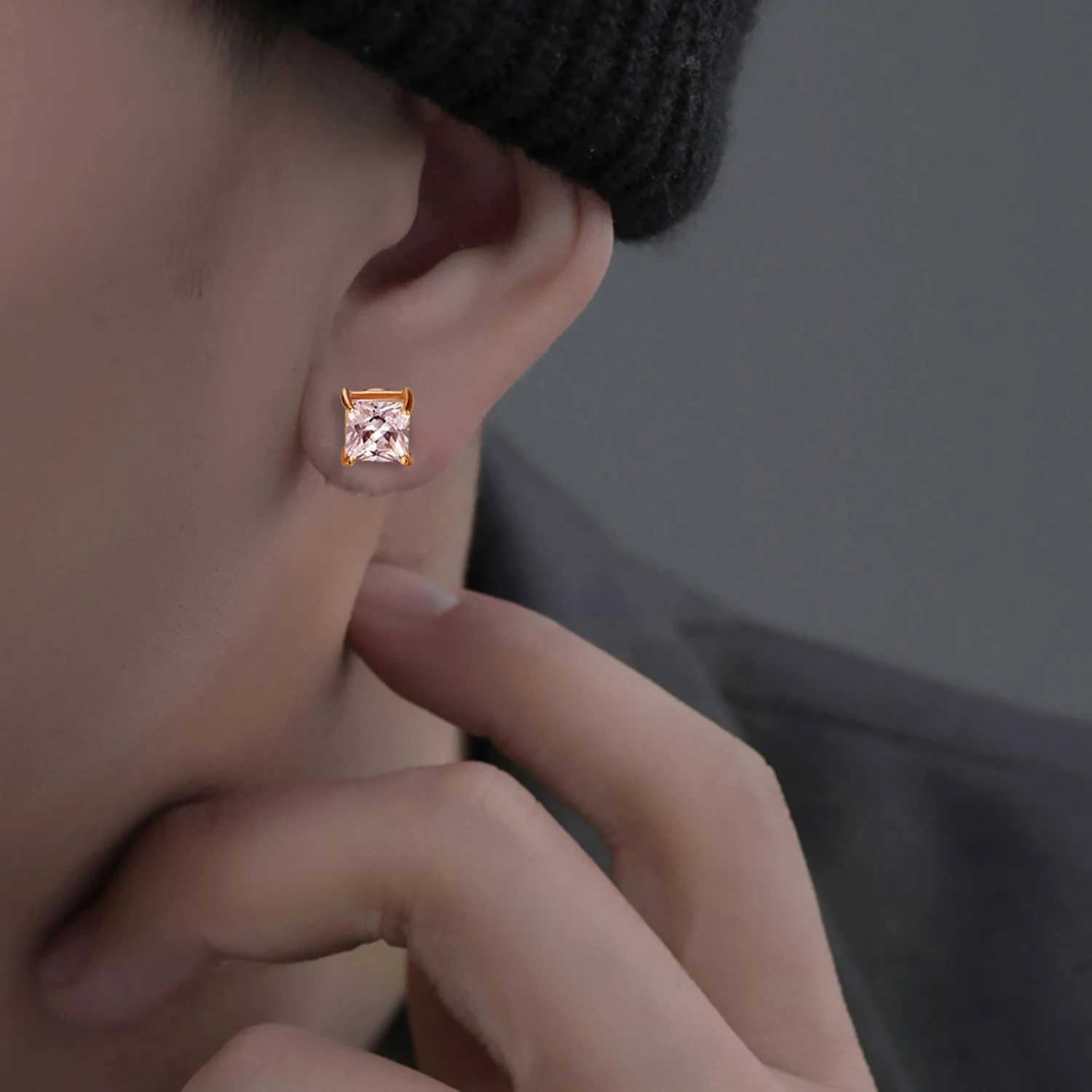 1PCS Non-pierced Magnetic Earrings for Men Women Magnet Ear Clips Ear Stud Earring No Ear Hole No Piercing Jewelry Boy Girl GiftC250407