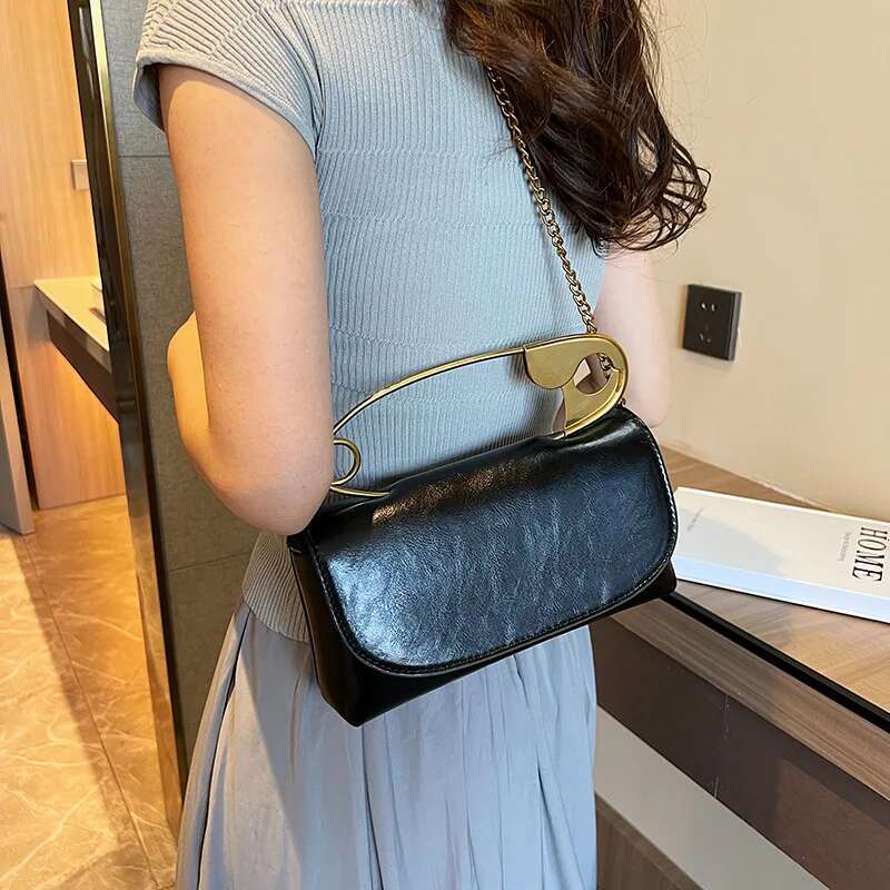 Niche Pin Design Crossbody Bags For Women Black Pink Female Purses And Handbags Chain Sg Ladies Chic Clutch Bag Bolsa