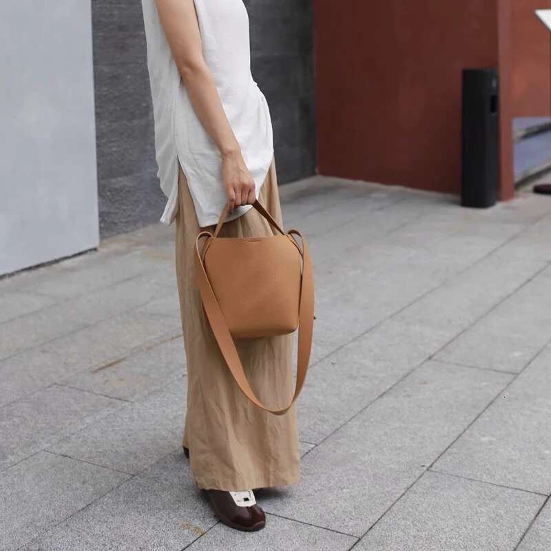 SEMALAYA 2025 Autumn And Winter New Leather Women's Bucket Bag Advanced Sense Niche Design Single Shoulder Crossbody