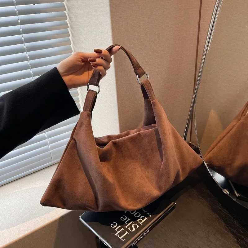 New Arrival Solid Large Capacity Shoulder Bag with Casual Sewing Thread 2025 Hot Selling Zipper Versatile Concise Exquisite Womens Handbag T250407