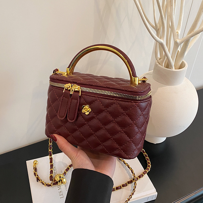 Free Shipping Multi-Color Quilted Metal Flower Decor Box Bag Gold Chain Handheld & Crossbody Dual-Use Bag Retro Light Luxury Commuter Dating Exquisite