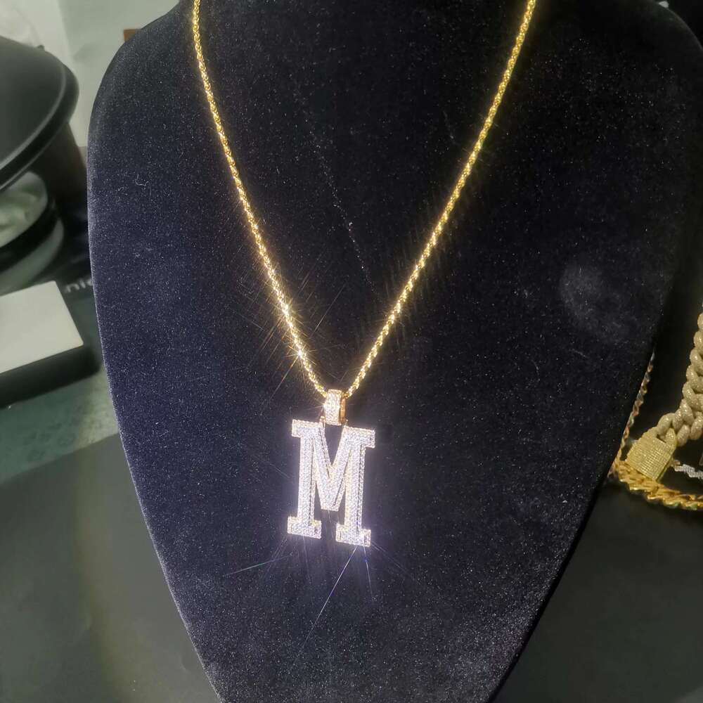 Custom Pass Dia Tester Iced Out Vvs Moissanite Hip Hop Mossanite Alphabet "M" Initial Letter Pendant