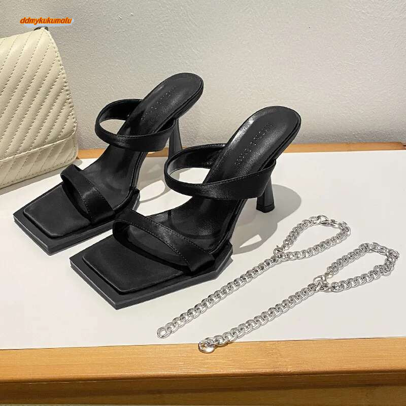 2025 summer new square toe high-heeled sandals with exposed toes, women's fashion wine glasses and wide bottom chain slippers ddmykukumalu