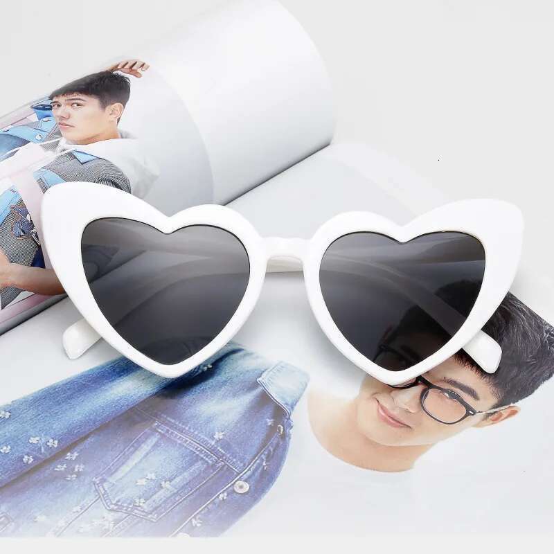 Heart-Shaped Glasses Fashion Heart Diffraction Sunglasses Watch The Night Lights Become Love Special Effect