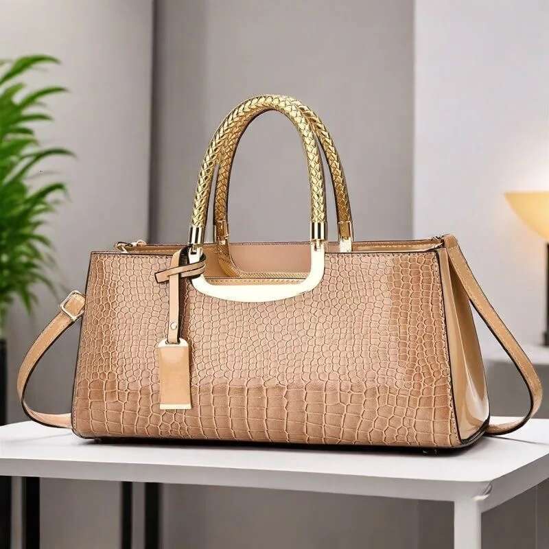 New Fashion Alligator Women Handbags European Design Patent Leather Shoulder Bags Female Girl Brand Crossbody Bag