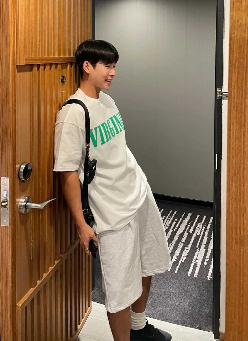 Mens casual shorts Korean summer sports shorts high-quality mens clothing Harajuku street roller running shortsXJ250407