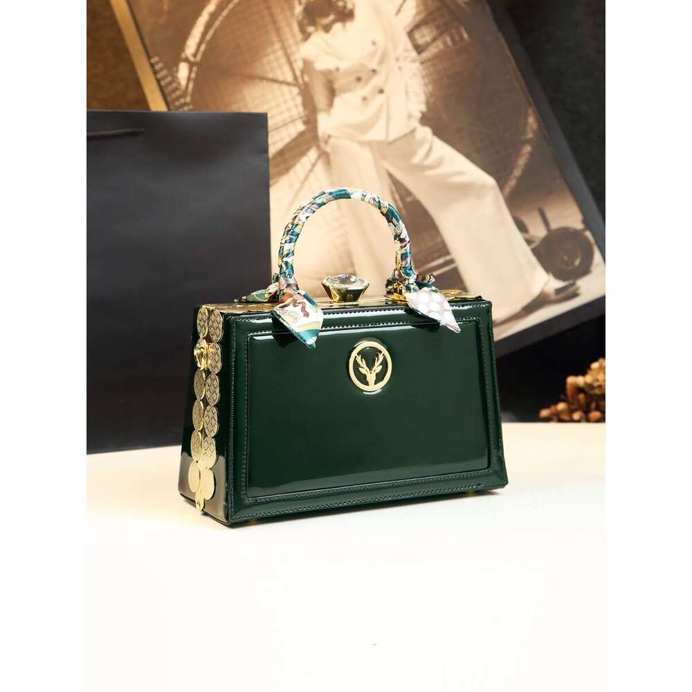 Spring 2022 New Fashionable Niche Design, Hand-Held High-End Small Square Genuine Leather Women's Bag, Single Shoulder Crossbody Bag Trend