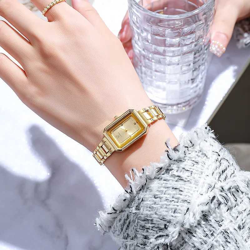 MAYZHISU Womens Watch Luxury Alloy Strap Womens Quartz Watch Fashion Womens Square Watch Simple Womens Folding WatchT250408