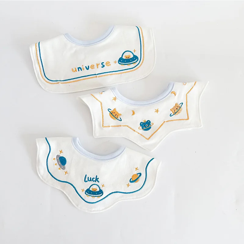 Ins Korea Cotton Baby Bib Embroidery Bib Baby Drool Towel Boys and Girls Drool Pocket Waterproof Baby Kleding Jongen 250408