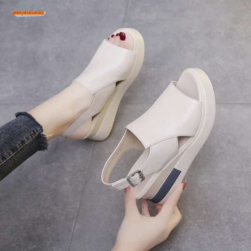 Comfortable Fashion Muffin Thick Bottom Slope Heel Women's Back Empty Snap Large Size Light Sandals 2023 ddmykukumalu