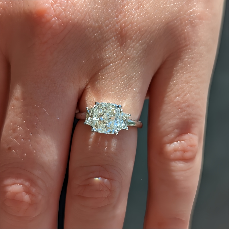 Jewelry 2.0 Carat Cushion Shape E VS1 Lab Grown Diamond Wite Traperziod Engagement Ring For Women Real 14K White Gole Womens Wedding Ring CVD Diamond