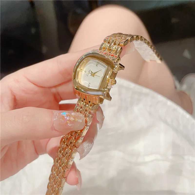 Womens Watch New Fashion Womens Quartz Watch Personalized Green Dial Simple Gold Luxury Womens Watch A255T250408