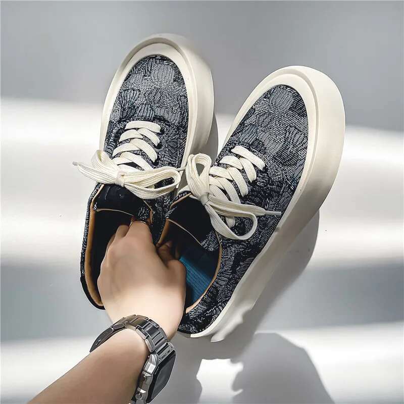 2025 New Summer Fashion Men's Canvas Platform Casual Board Designer Outdoor Breathable Lace up Sports Shoes Walking Shoes1