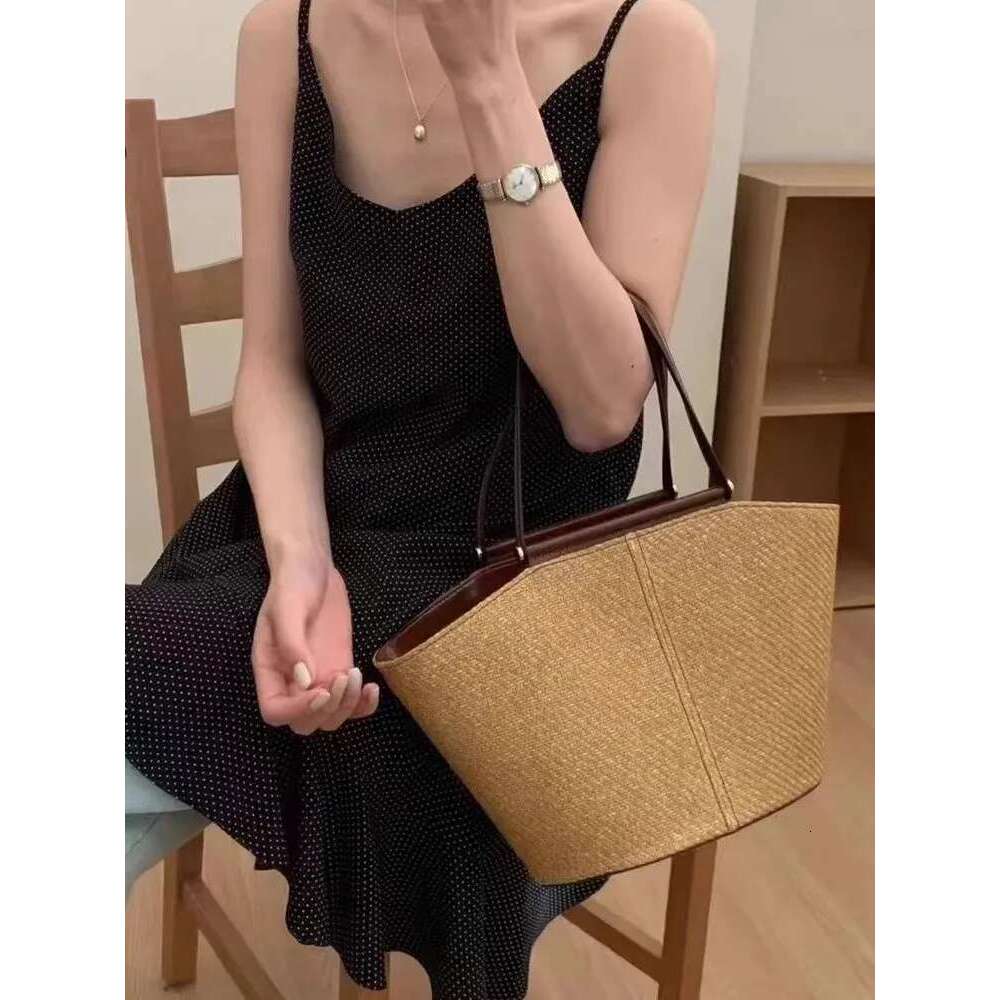 Women's Bags Elegant Ladies Summer New Casual Totes Handmade Straw Women Holiday Beach Bucket Patchwork Large Capacity Shoulder Bag