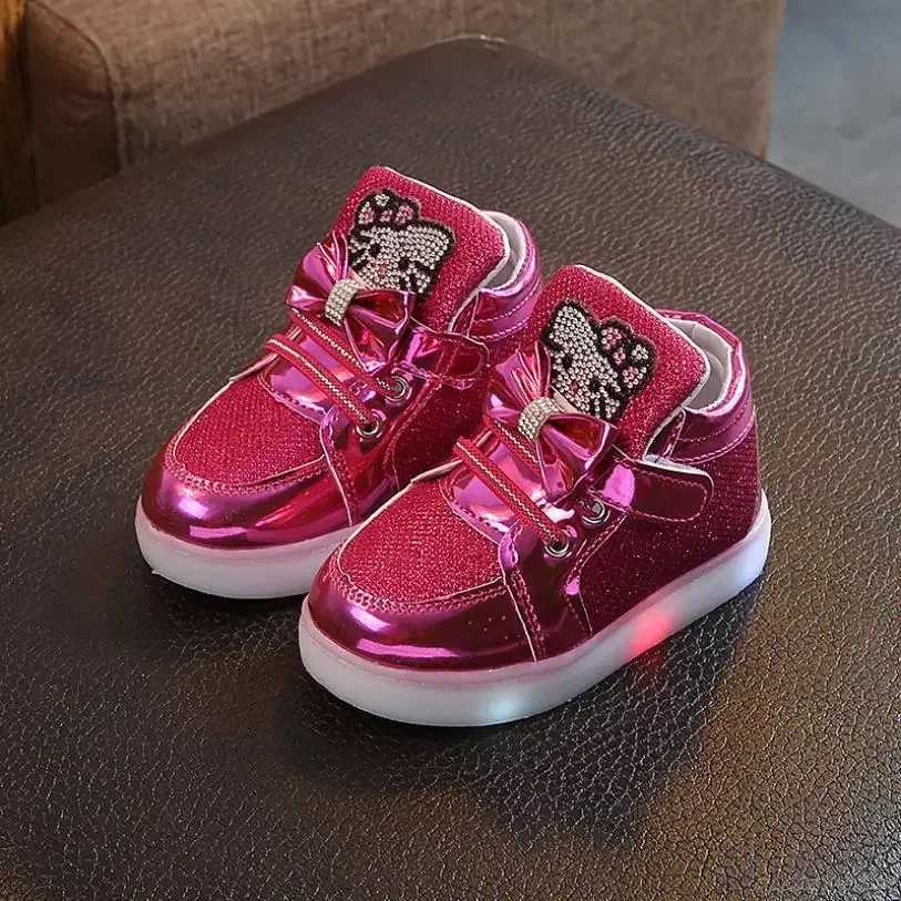 New childrens luminous shoes boys and girls sports running shoes baby flash fashion sports shoes childrens LED sports shoes for young children W250407