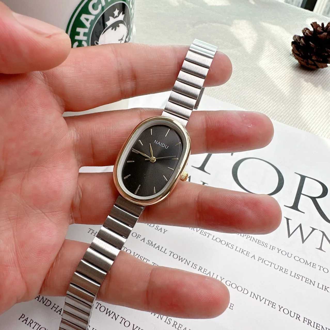 Womens Watch Version Chain Elliptical Dial Korean Edition Womens Fashion Quartz Watch Clothing Version WatchT250408