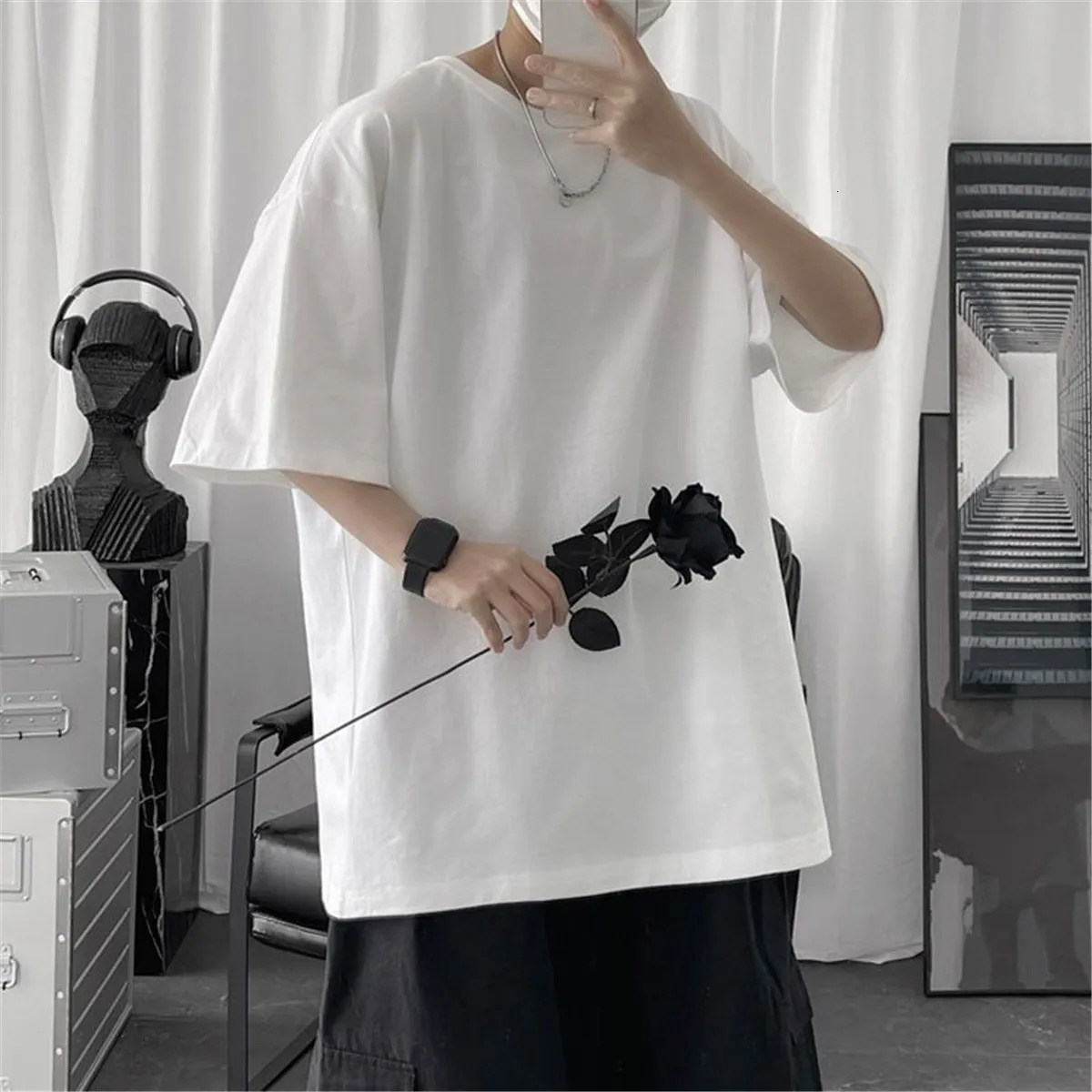 Cotton Summer Fashion Mens T-shirt Casual Solid Short Sleeve Classic Mens T-shirt 100% Cotton Korean Hip Hop Top T-shirt Black and White 250402