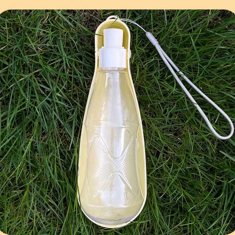 free shipping Refuse drink dirty The new went out with cup and squeezed a portable water bottle outside to walk the dog Y250407