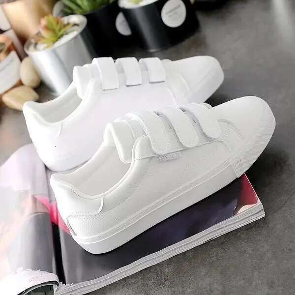 2025 New Spring and Autumn White Designer Women's Shoes Korean Soft soled Thick soled Lightweight Anti slip Flat Shoes Trendy Casual Shoes1
