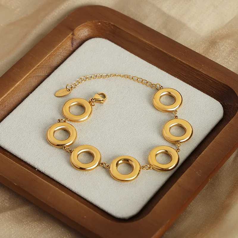 Luxury stainless steel necklace earring bracelet set womens round chain gold-plated pendant waterproof jewelry accessories Y250408