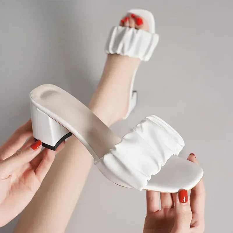 2024 Short and Fat High Heels Slide Fi Folded Square Toes Green Orange Womens Sandals Casual Elegant Womens Dress Sandals Plus Size 42XJ250407