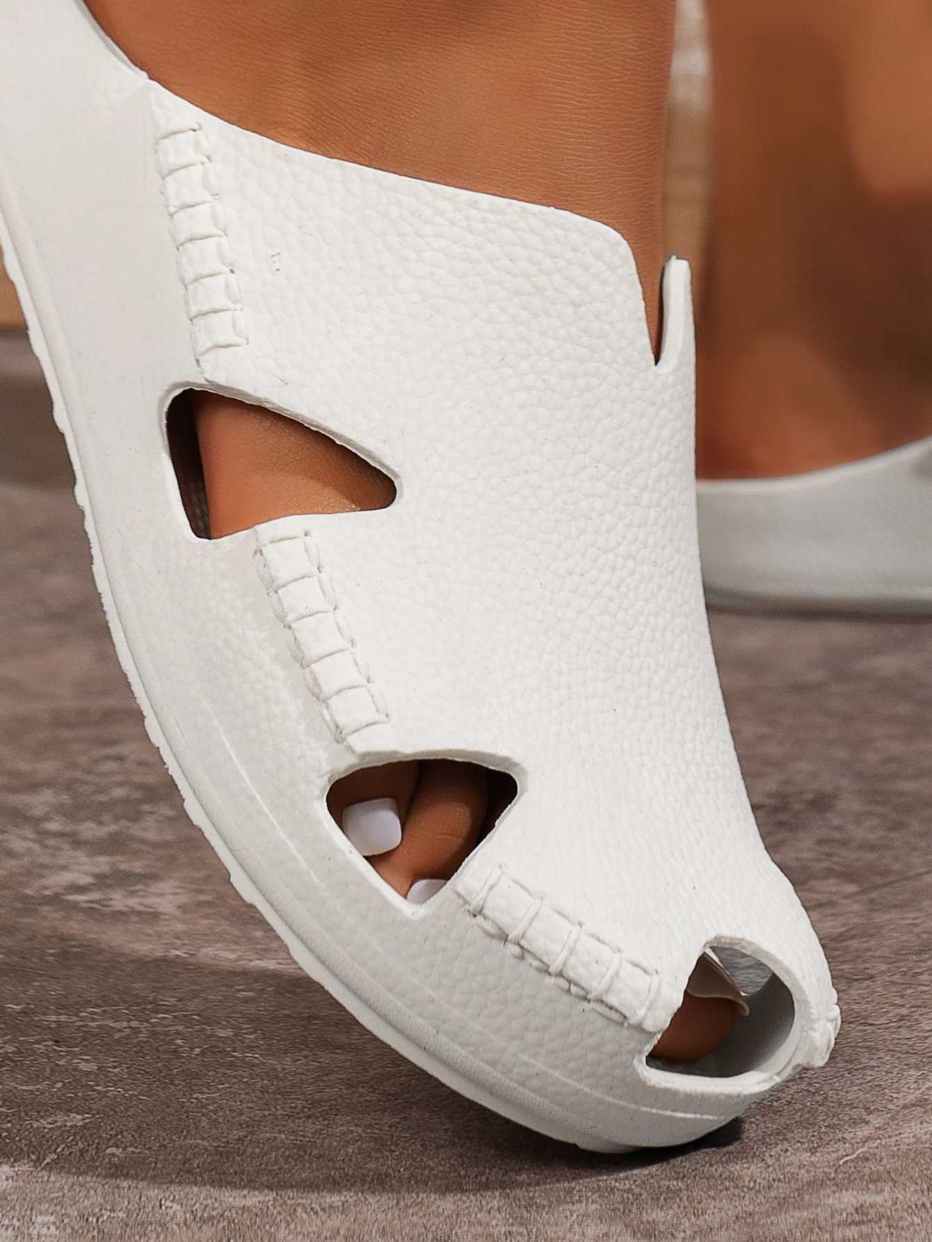 Womens shoes are waterproof anti slip lightweight breathable soft soled wear-resistant and suitable for outdoor casual sandals at homeXJ250407