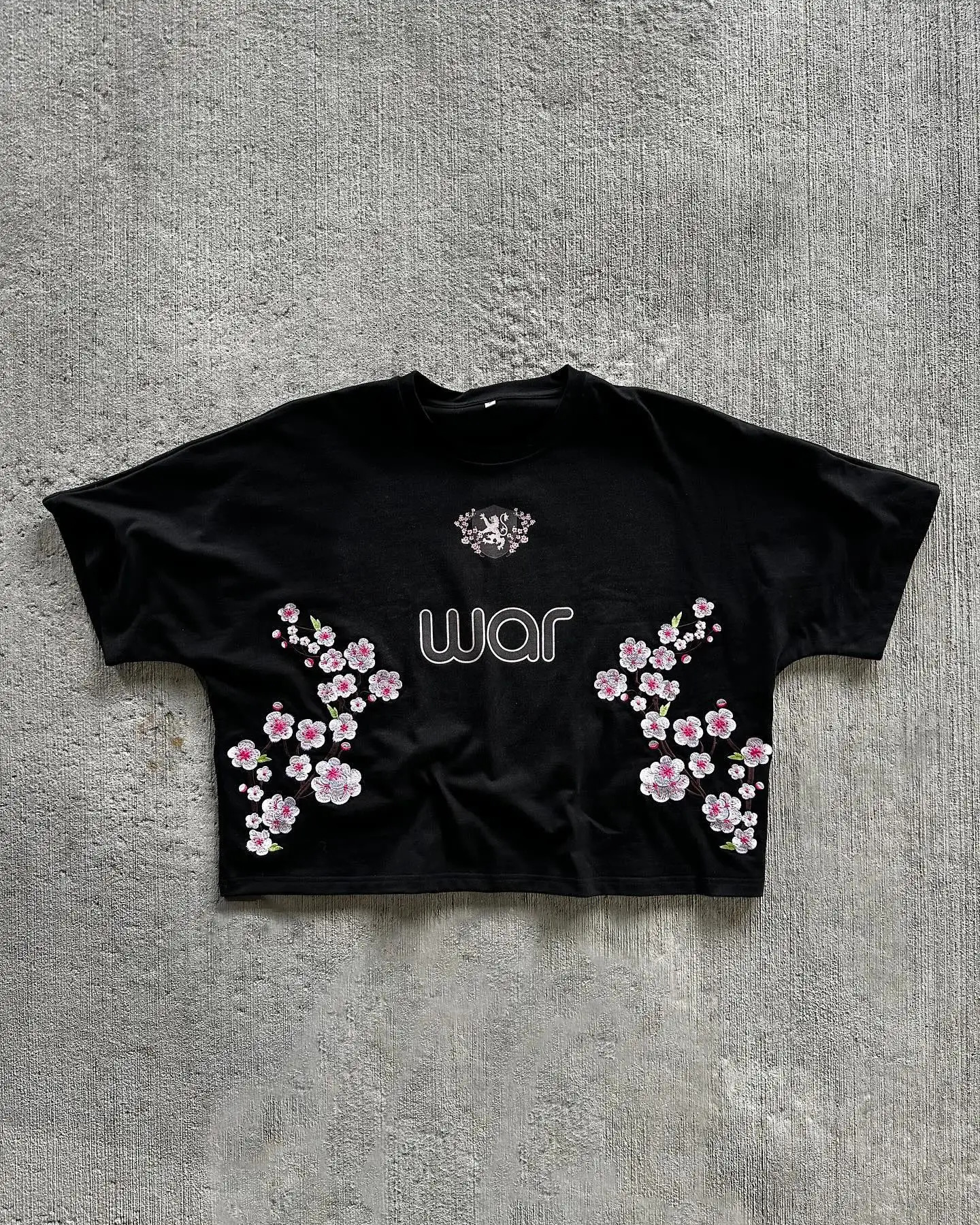 Y2K fashion retro cherry blossom graphic loose short sleeved Tshirt suitable for Harajuku men and women Gothic casual clown street wear 250408