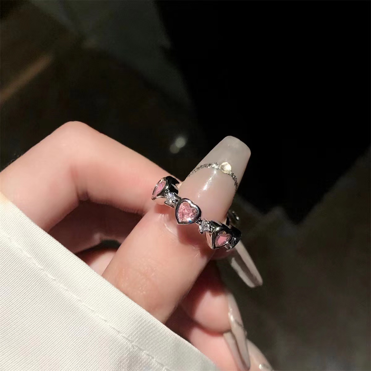 Wealthy heiress with ethereal charm, pink diamond heart female opening ring, beautiful woman's love for thorns ring