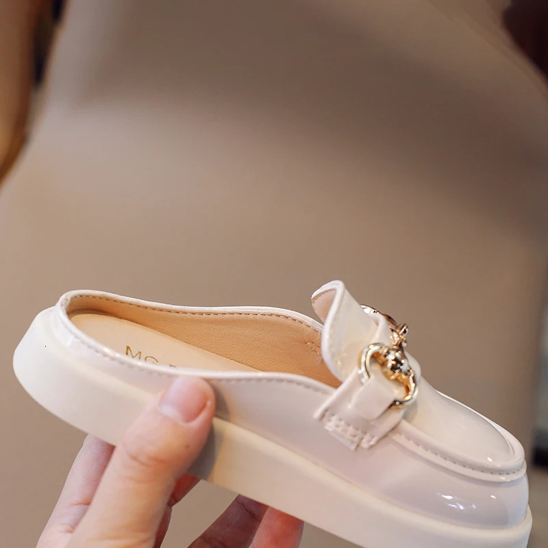 Childrens Sandal Slippers Summer White Soft Boys and Girls Sandals White Fashion Anti-slip Kids Outer Wear Slippers Shoes 250408