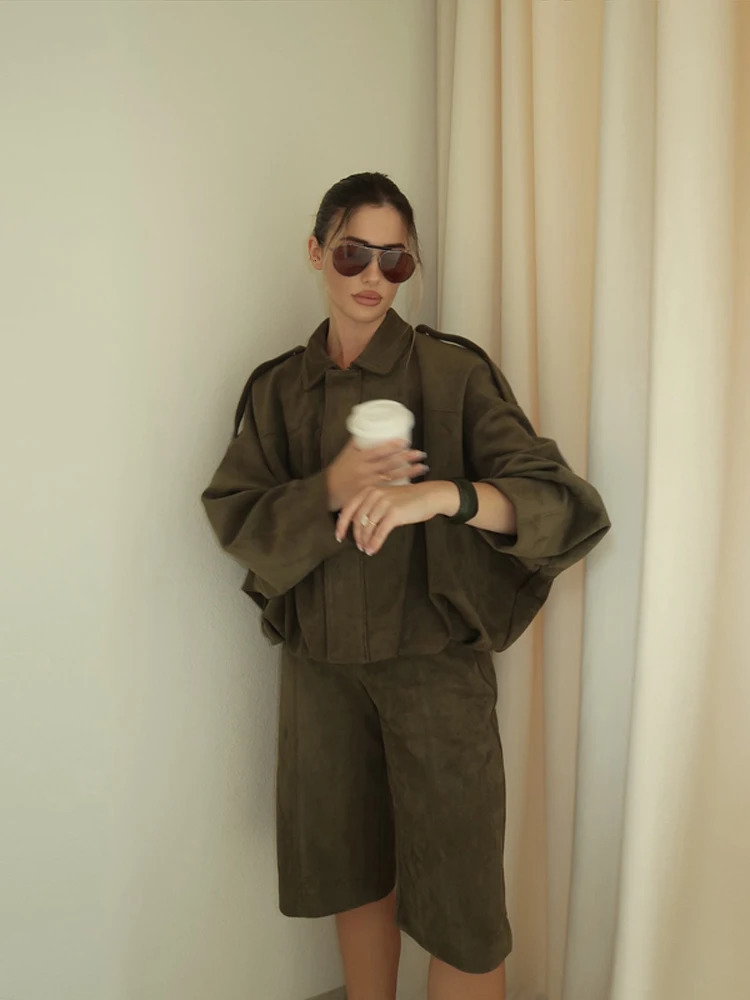 Womens Fashion Green Suede Leather Short Jacket with Large Zipper Long Sleeve Pocket Bomb Motorcycle 250407