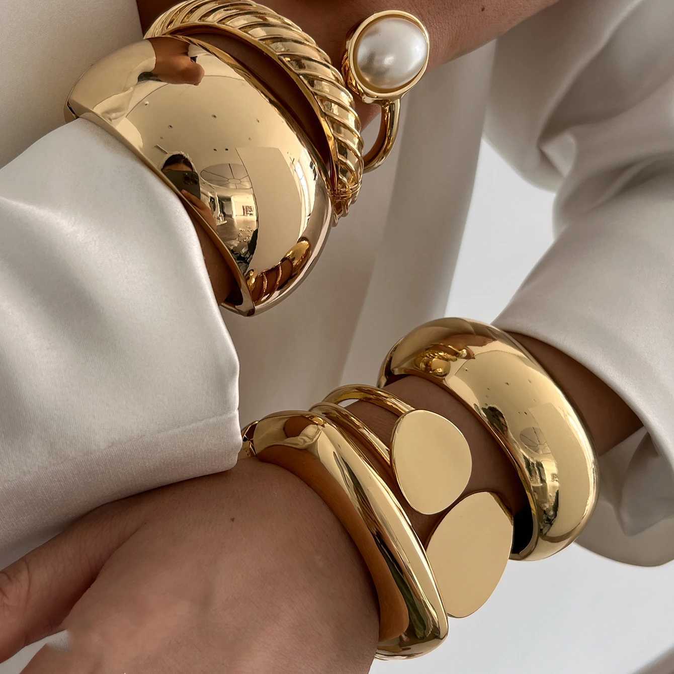 Ingemark Exaggerated Punk Smooth Heavy Metal Chunky Spring Bangles Wen Hip Hop Gold Color Arm Bracelet Steampunk Men JewelryC250408