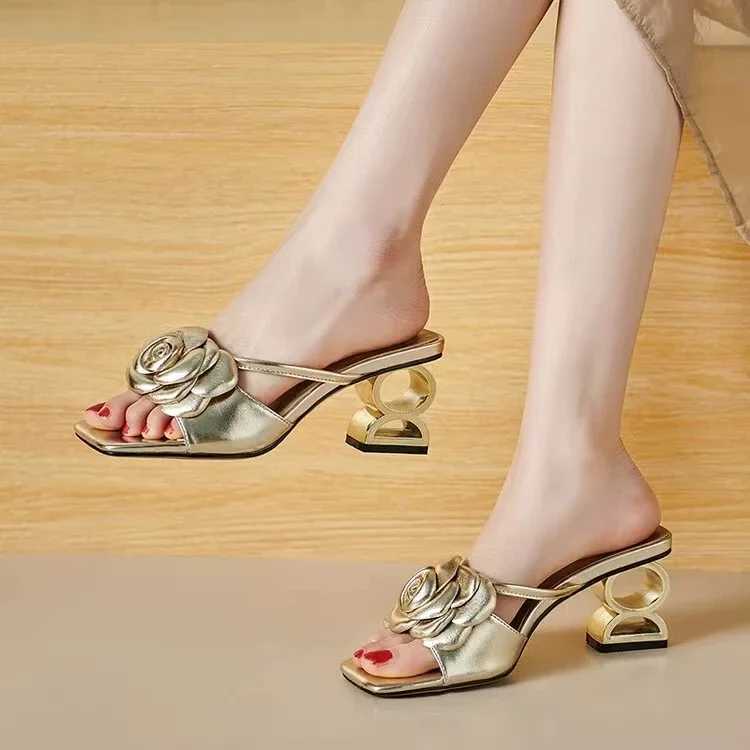 Camellia Slippers Fancy Summer Wear 2024 Soft Leather Innovation Flower Line Sandals Open Toe Half Dragging WomenXJ250407