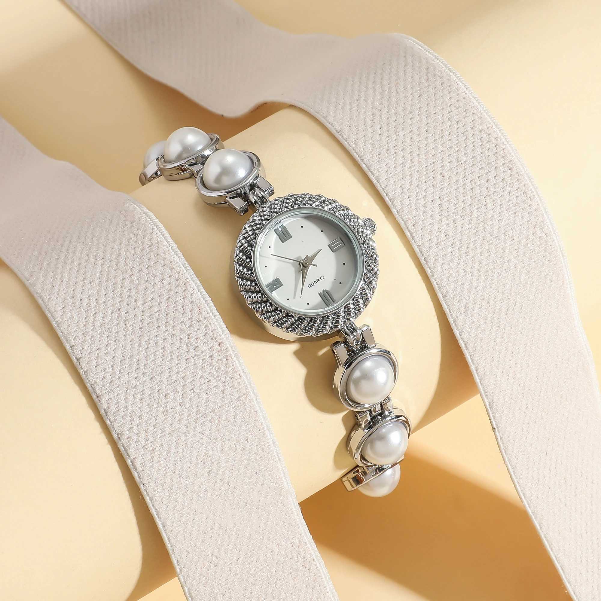 Ladies luxury compact hybrid diamond dot scale small dial pearl steel strip quartz watchT250408