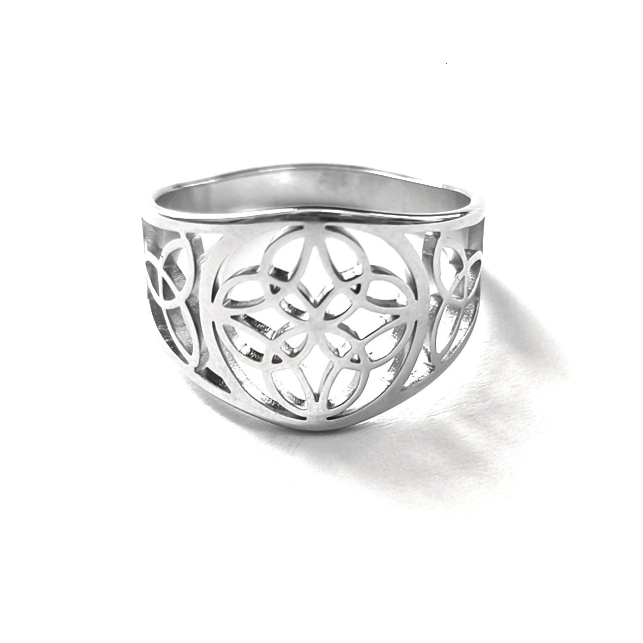 Top Source's new stainless steel design with cutting and hollow out, niche triangular logo ring