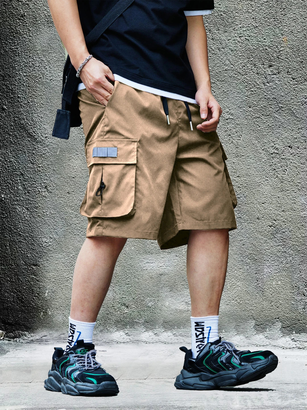 Mens cargo shorts outdoor travel casual sports large pockets durable and comfortable fabrics thin shorts 250402