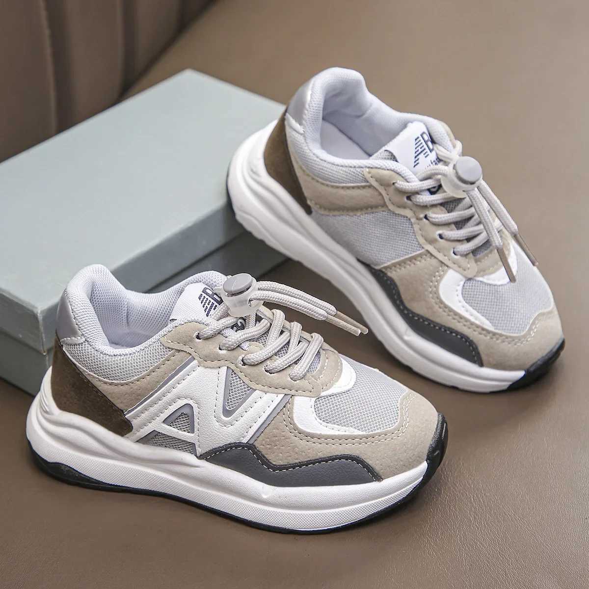Childrens boys and girls soft sports shoes fashionable running shoes casual baby outdoor flat shoes trendy basketball shoes W250407