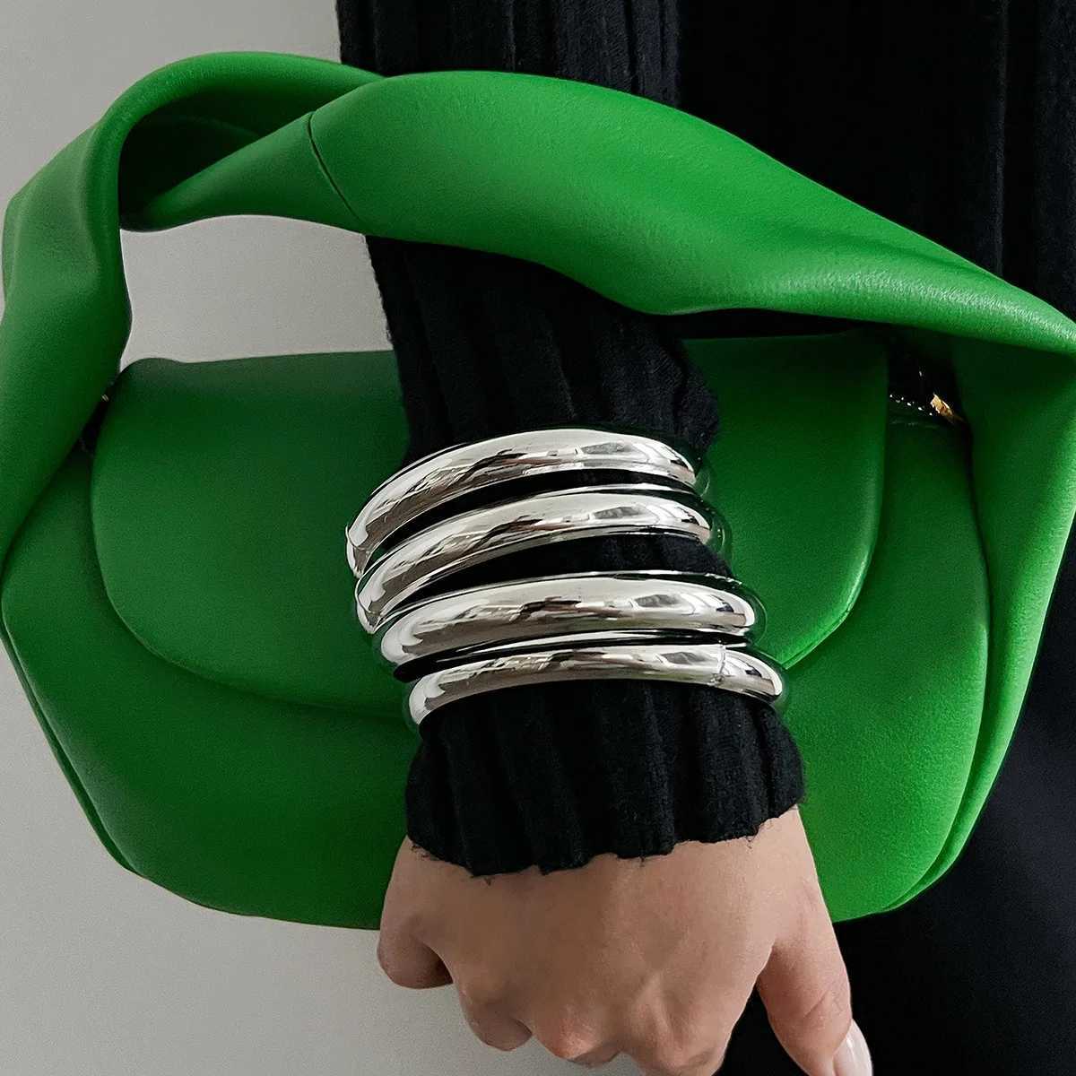 4Pcs/Set Round Stainl Steel Bracelets Set for Wen Twist Texture Bangles Gold Sier Color Jewelry Statement Streetwear GothC250408