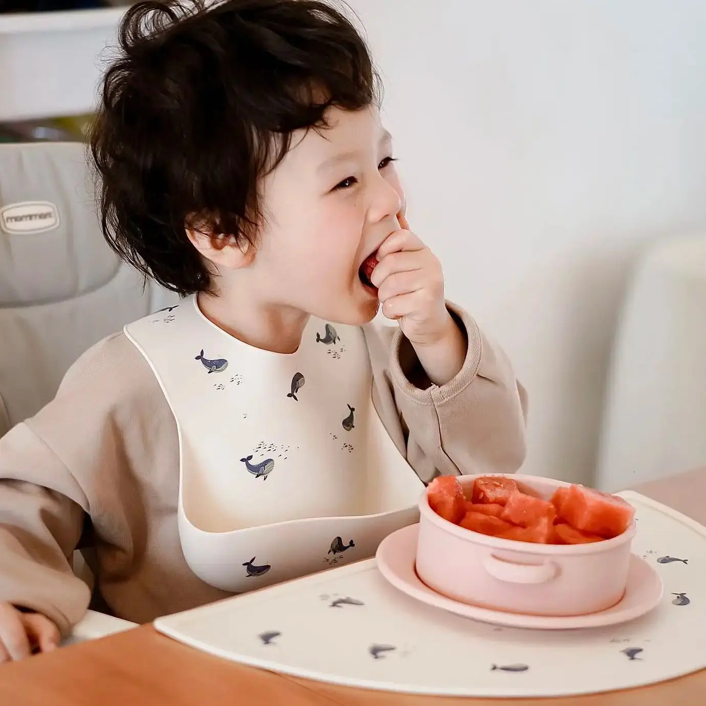 Cute Baby Bibs Baby Whale Plate Animal Print Childrens Bibs Girls Boys Adjustable Soft Silicone Bibs Baby Feeding Supplies 250408